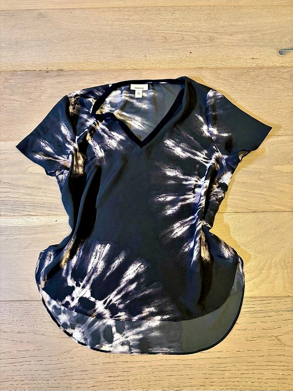 AMBAR Tie-Dye Short Sleeve Top in Black & White Size Medium